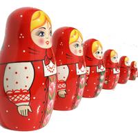 Kırmızı matryoshka bebek