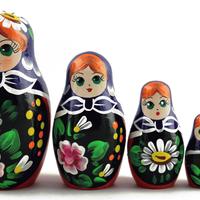Mörk blå häckande dolls