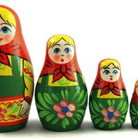 Poupées de bois traditionnelles