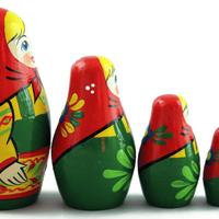 Poupées de bois traditionnelles
