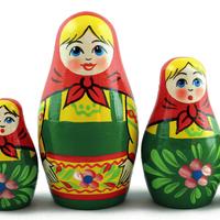 Poupées de bois traditionnelles
