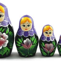 Bonecas de empilhamento violetas