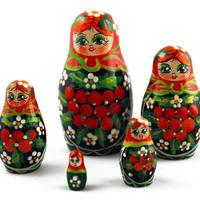 Matryoshka z jagód jarzębiny wyprodukowane