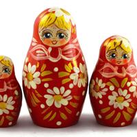 Poupées empilables rouges