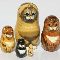 Kediler ahşap matryoshka 