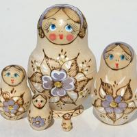 Muñecas madera flores