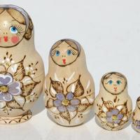 Muñecas madera flores