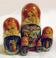 Muñeca matrioska anidada con escena de invierno