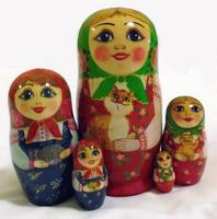 Matriochka scène folklorique avec motif de chat