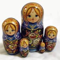 Matryoshka цветя живопис