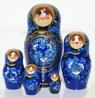 Синя matryoshka