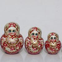 Czerwony matryoshka lalki