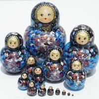 Синя matryoshka