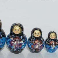 Blauwe matryoshka