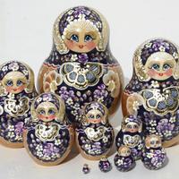 Βιολετί matryoshka