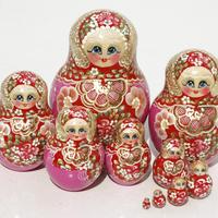 Roşu matryoshka