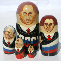 Les politiciens russes poupées matriochka 